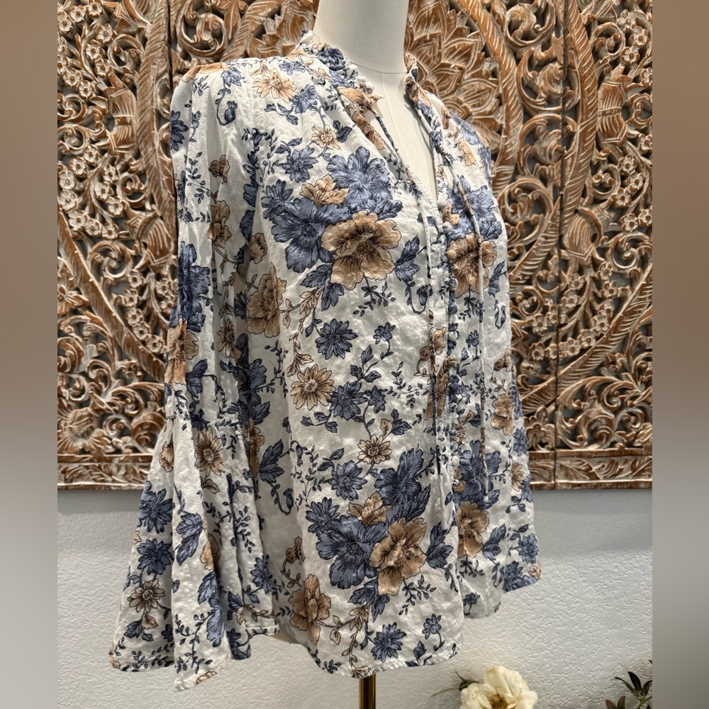 Umgee Blue & Tan Floral Bell Sleeve Boho, Romantic, Cottagecore Blouse - Picture 4 of 15